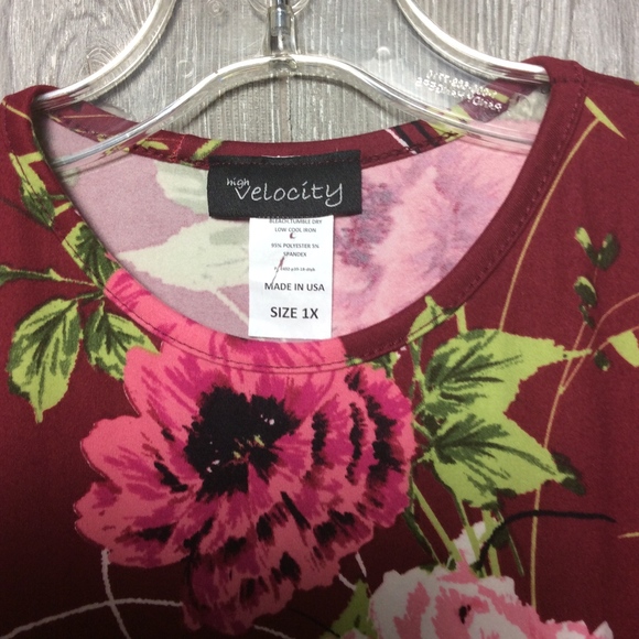 Beautiful Burgundy Floral Top PLUS SIZE - Picture 3 of 5